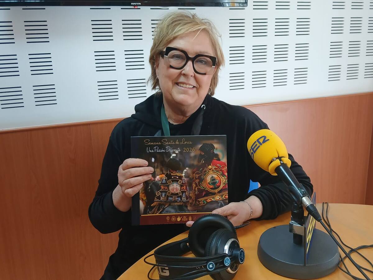La historia de la Semana Santa de Lorca en 134 páginas: María José Fotógrafo vuelve a hacer historia