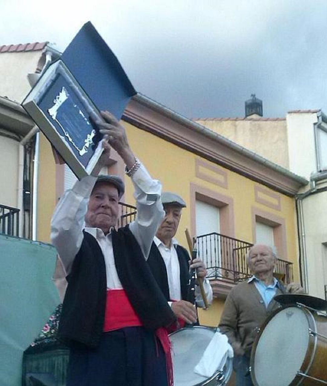 Homenaje en Fuenterrebollo a Serafín Vaquerizo