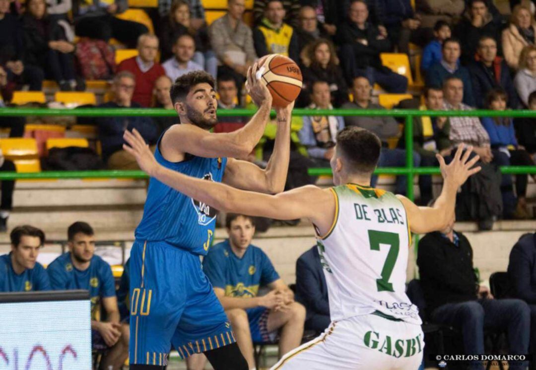 El ala-pivot llega cedido hasta el final de la presente temporada del COB Ourense de la LEB Oro.