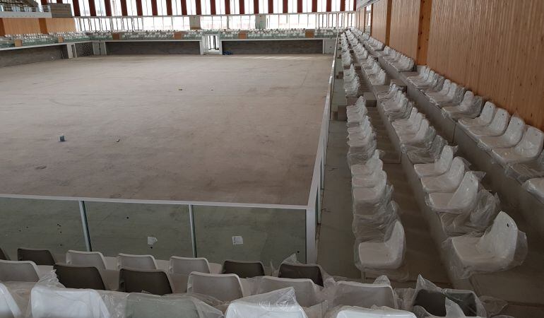 Pla general de l'estat  de l'interior del Palau d'Esports Catalunya, a l'Anella Mediterrània de Campclar al febrer. 