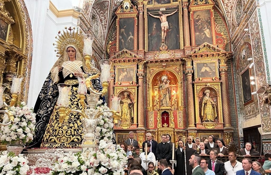 La Virgen de las Angustias de Sanlúcar la Mayor, durante su estancia en el Convento de San José