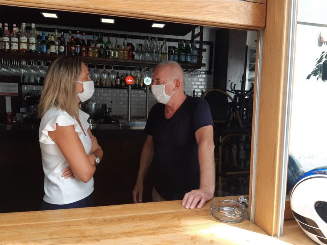 La concejala Paula Llobet se ha reunido con hosteleros de València para conocer su situación tras los rebrotes del coronavirus