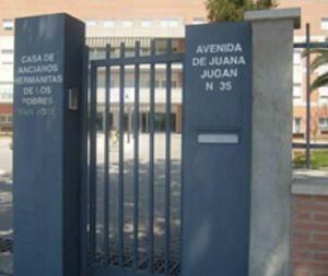 Entrada principal de la Casa de Ancianos Hermanitas de los Pobres (Murcia)