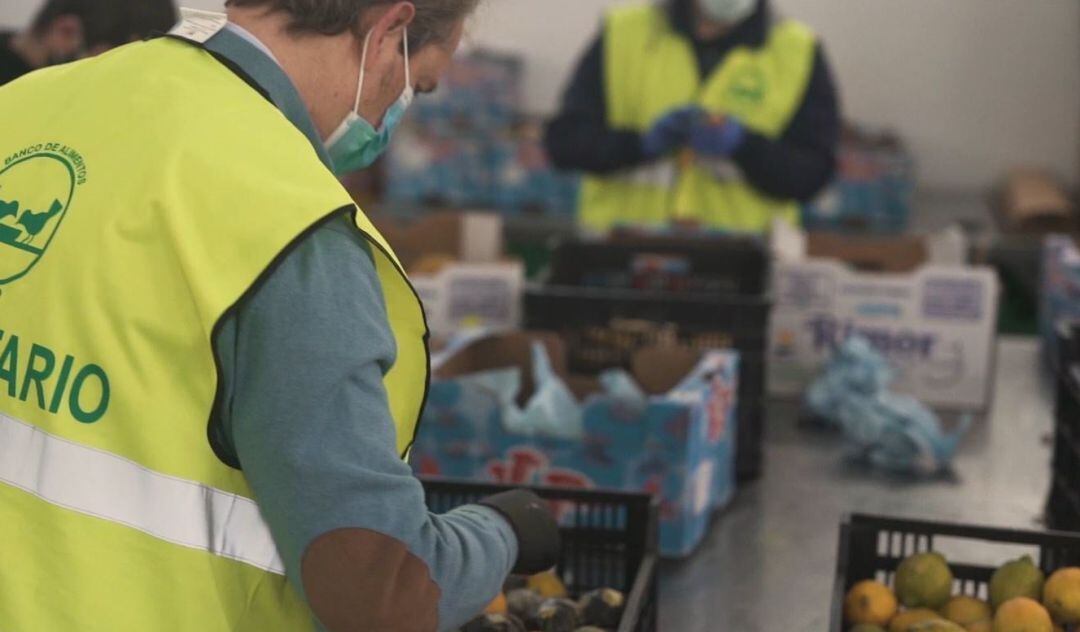 Voluntarios del Banco de Alimentos en Mercamadrid 