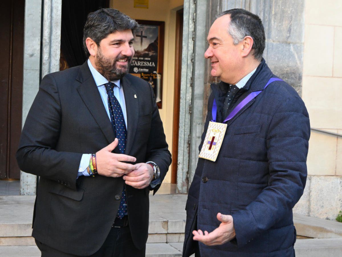 López Miras pide responsabilidad ante la crisis interna de Vox y prudencia por la tensión internacional con Irán