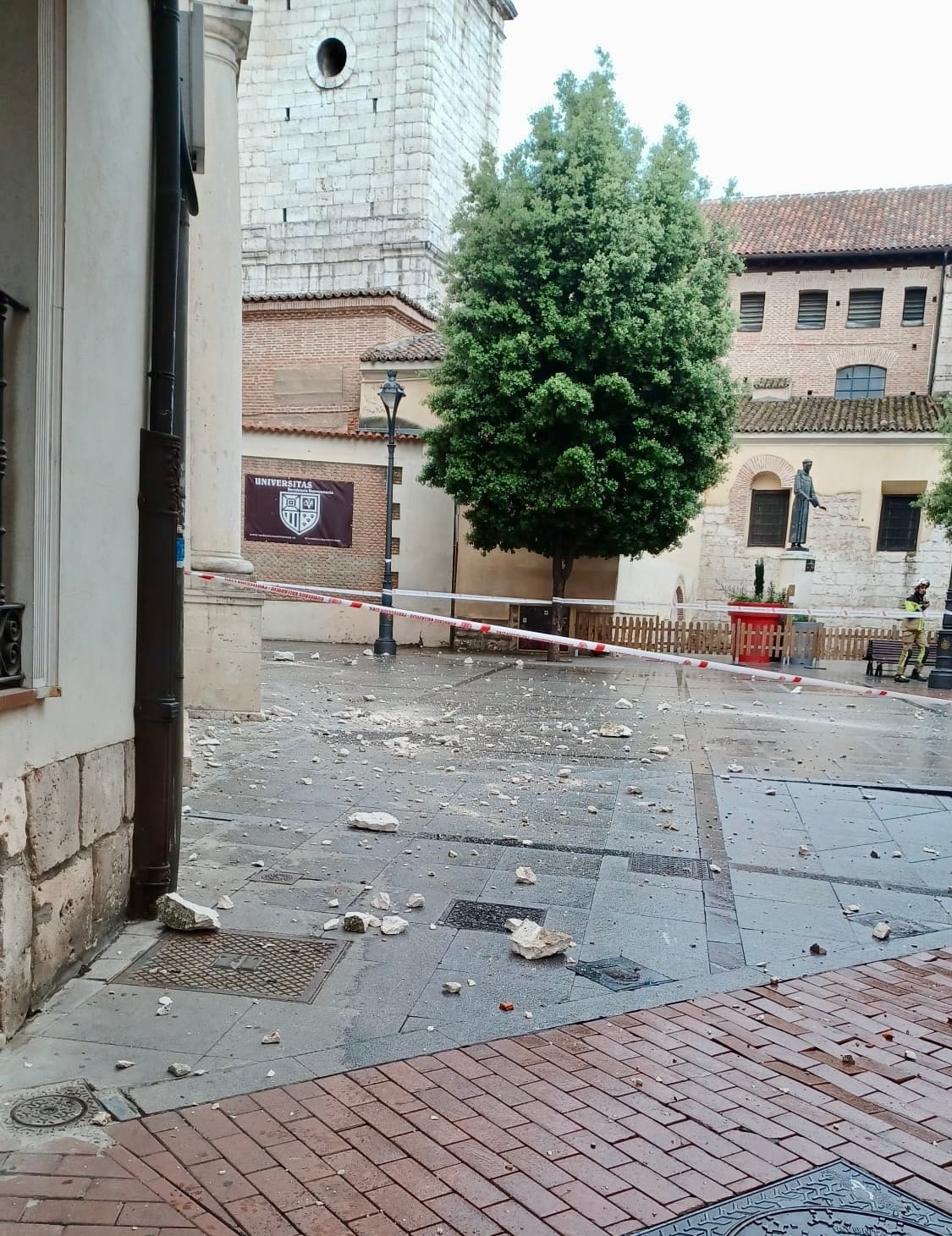 Cae un rayo en la iglesia de las Esclavas del Sagrado Coraz�n de Valladolid