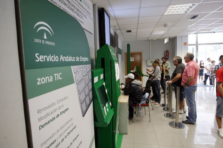 Según el SAE en la ciudad se firmaron casi 11.200 contratos en abril