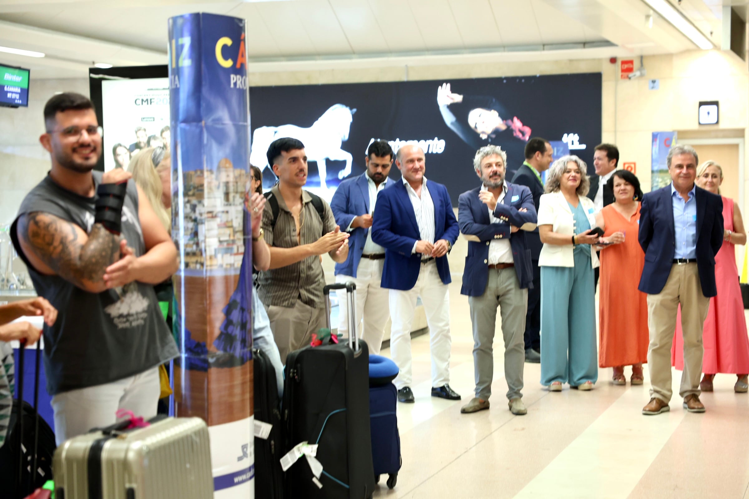 Recepción viajeros en el aeropuerto de Jerez