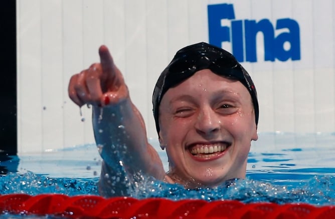 La nadadora estadounidense Katie Ledecky ha conseguido el oro en la prueba de 1.500 libres del Mundial de Barcelona gracias a un cronómetro de 15:36:53, récord del mundo