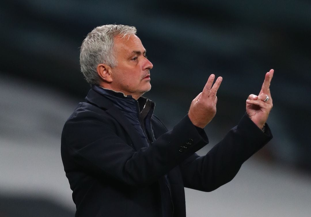 Mourinho, durante el partido del Tottenham contra el Maccabi Haifa. 