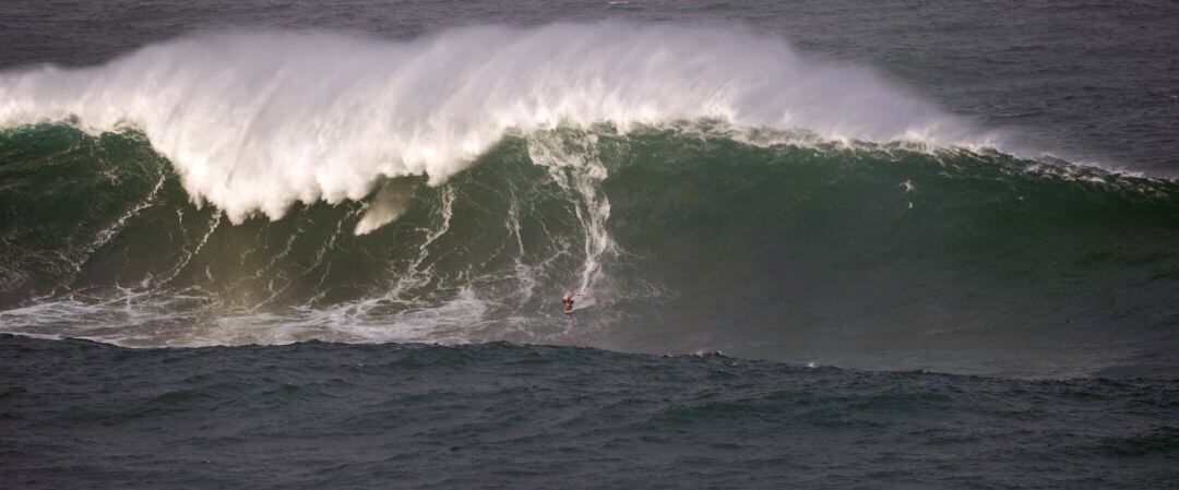 Surfista en O Portiño 