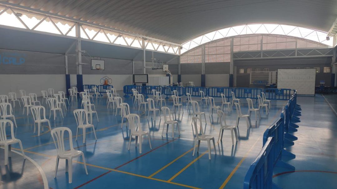 Instalaciones deportivas de Calp adaptadas como punto de vacunación masiva.