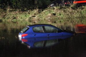 El vehículo que ha sido arrastrado por una tromba de agua en Onda (Castellón)