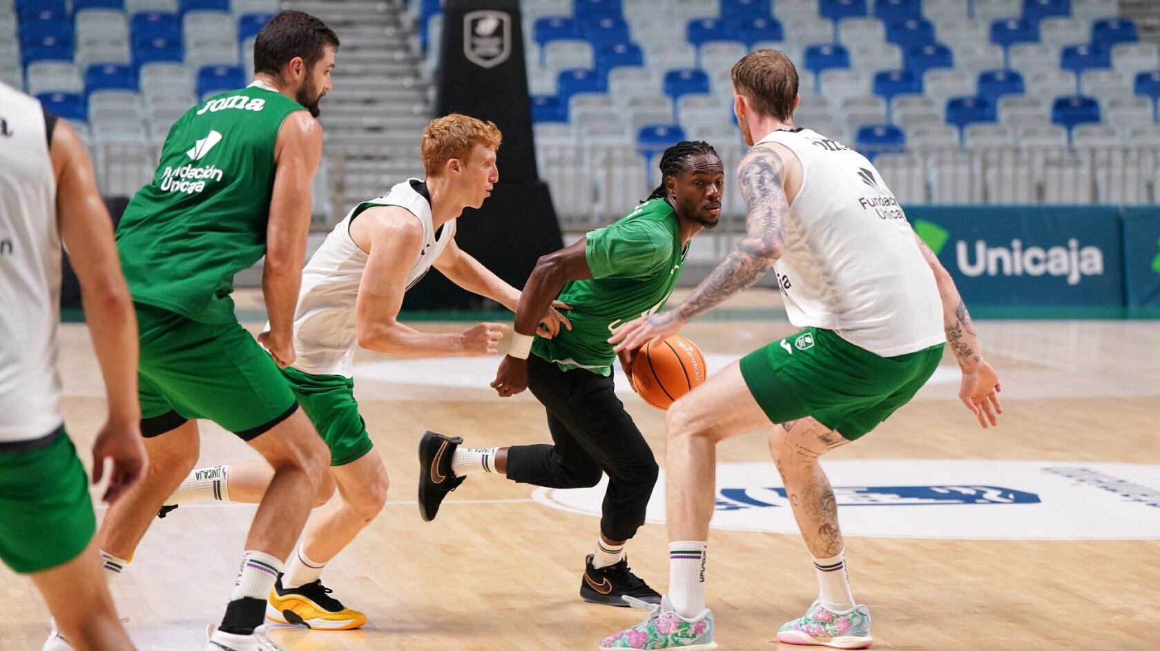 El Unicaja en uno de los entrenamientos antes de la semifinal de la Supercopa ante el UCAM Murcia