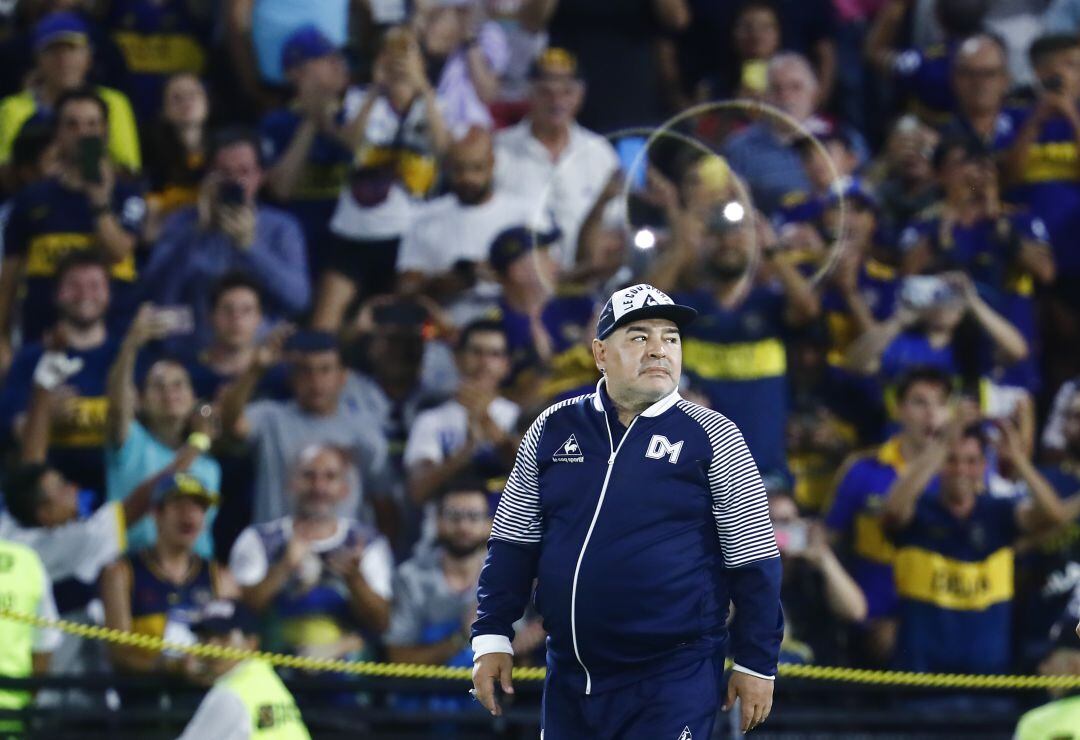 Maradona, durante un partido contra el Boca. 