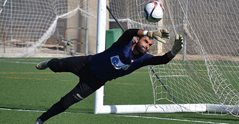 El portero del Real Jaén, Felipe Reyes, durante un entrenamiento del equipo.