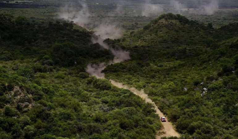 Imagen aérea de una de las etapas del Dakar 2016