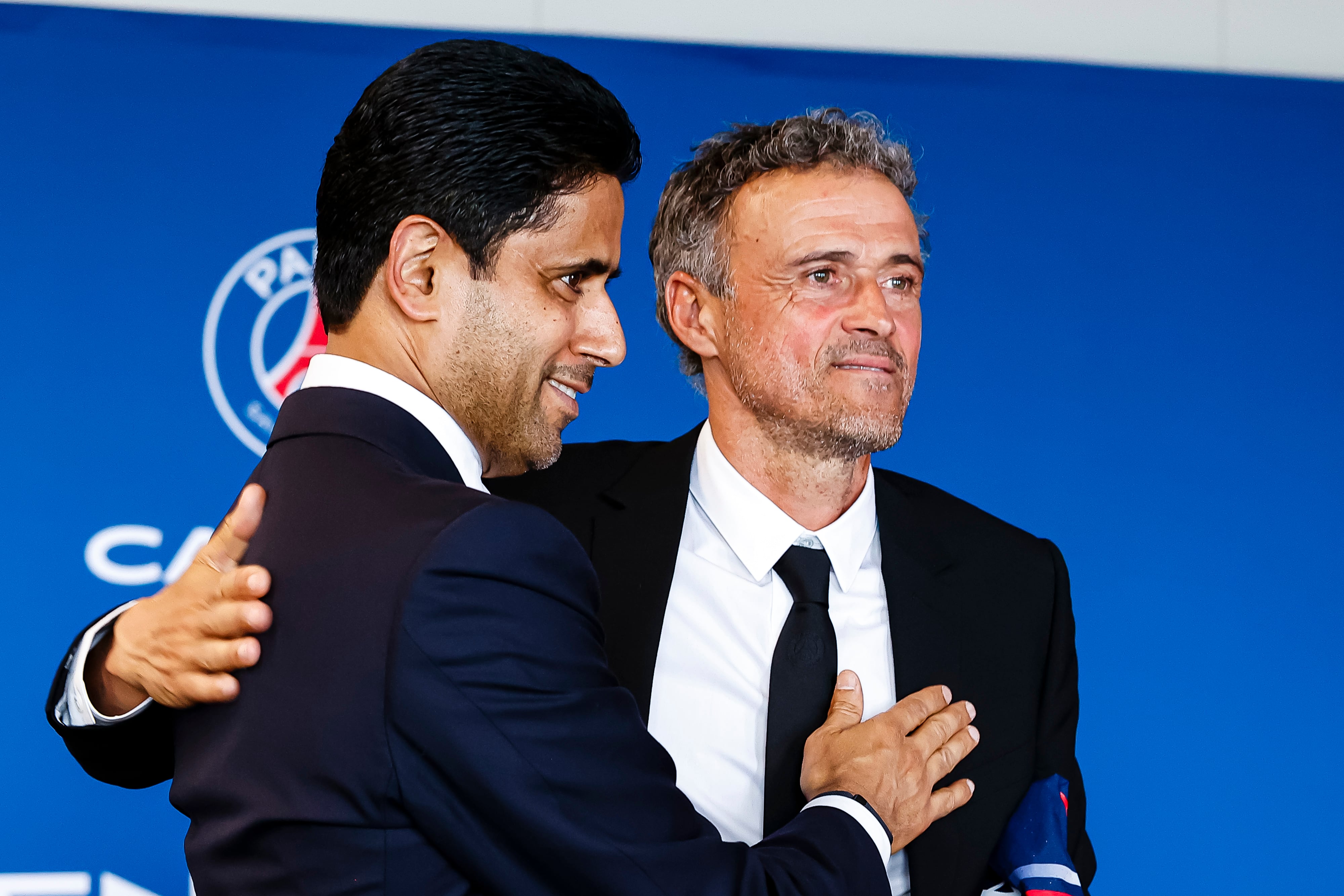 Nasser Al-Khelaifi y Luis Enrique Martínez en la presentación del entrenador con el PSG