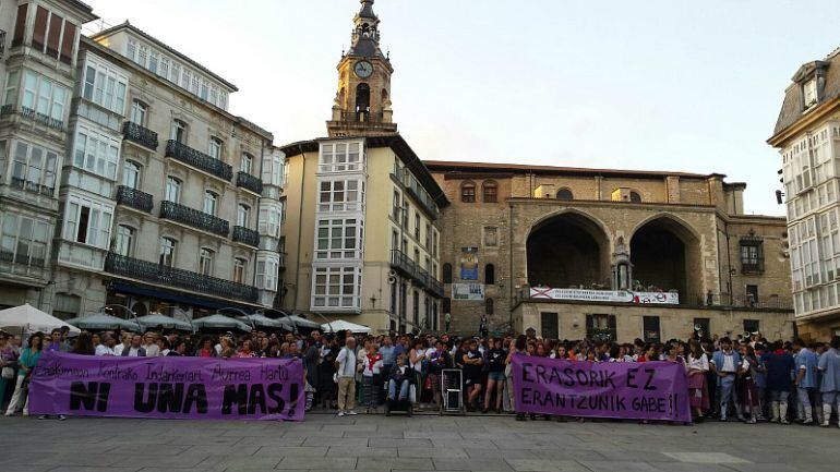 Concentración convocada por el Movimiento Feminista celebrada el lunes.