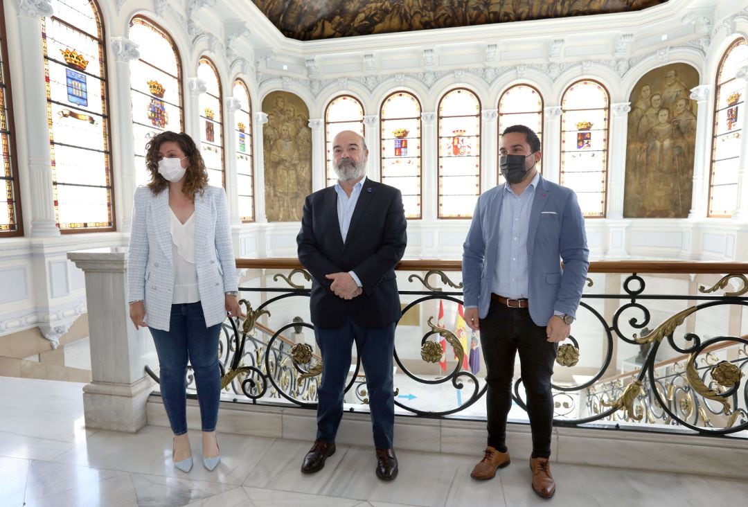 El actor Antonio Resines en su visita al palacio provincial