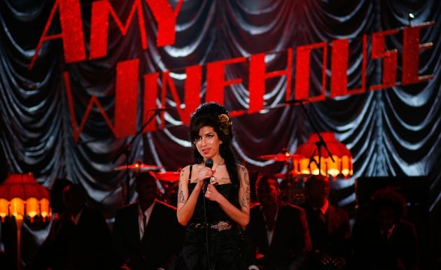 Amy Winehouse el día que ganó 5 premios Grammy en 2008