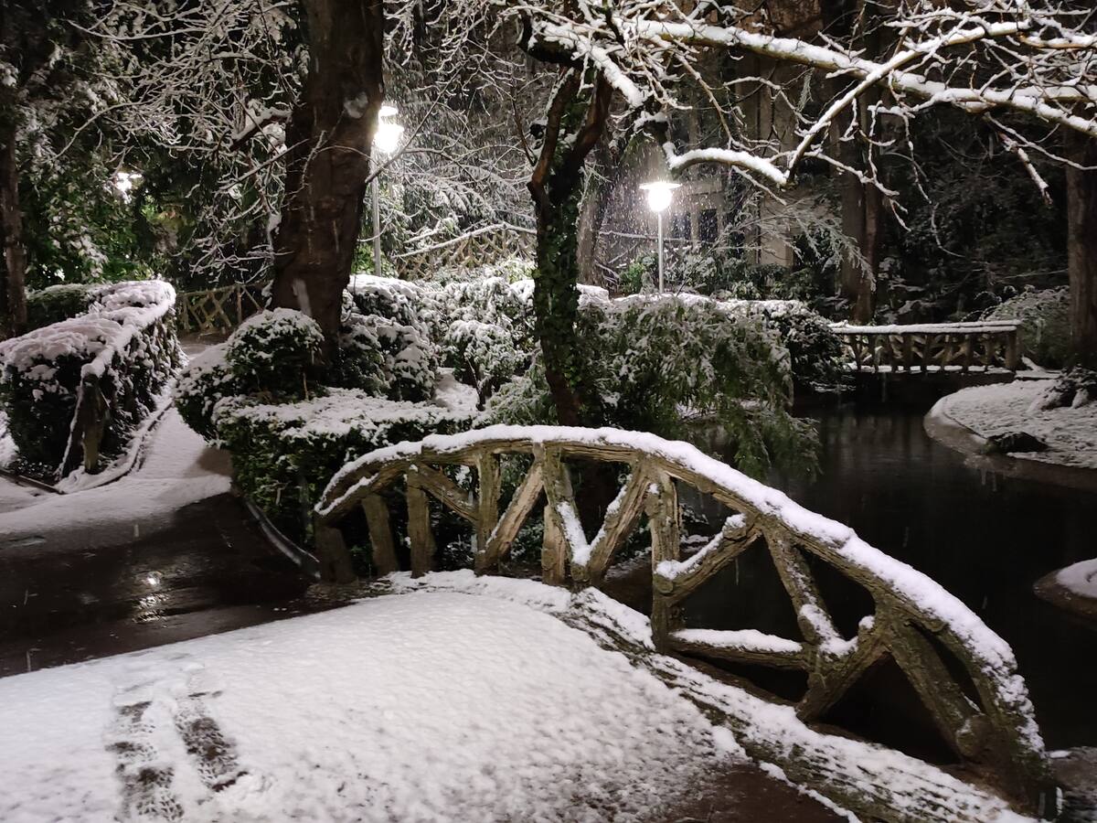 Un paseo nocturno por la Vitoria nevada