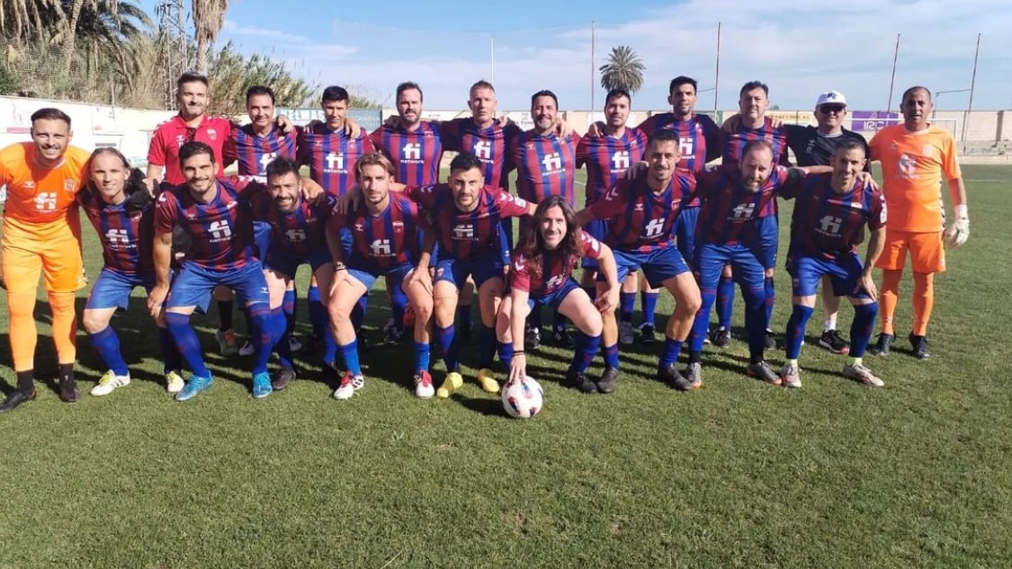 El Eldense Veteranos alzó el título de campeón de Copa