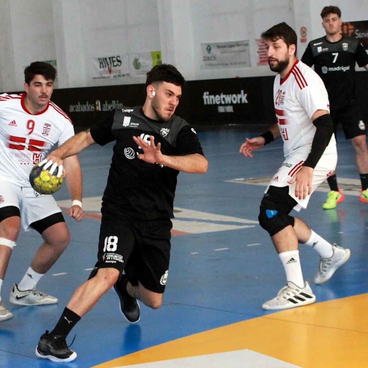 El Elda - C.E.E. espera al Hispanitas Bm. Petrer en el clásico más intranscendente de los últimos años (S. 19.00 h)