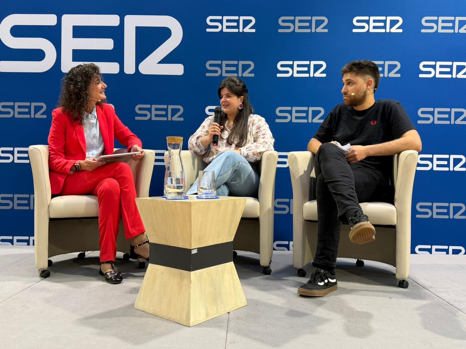 Uhma Sánchez y Gorka Acedo en los 'Encuentros SER Euskadi'