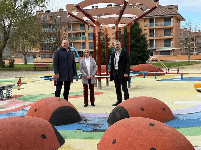 Mejorar los parques infantiles es otro de los compromisos adquiridos en el acuerdo PP-PAR