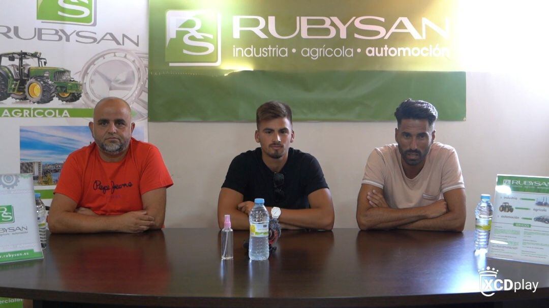 Jordan Lamela junto a Ramón Verdú y José Luis Mateos