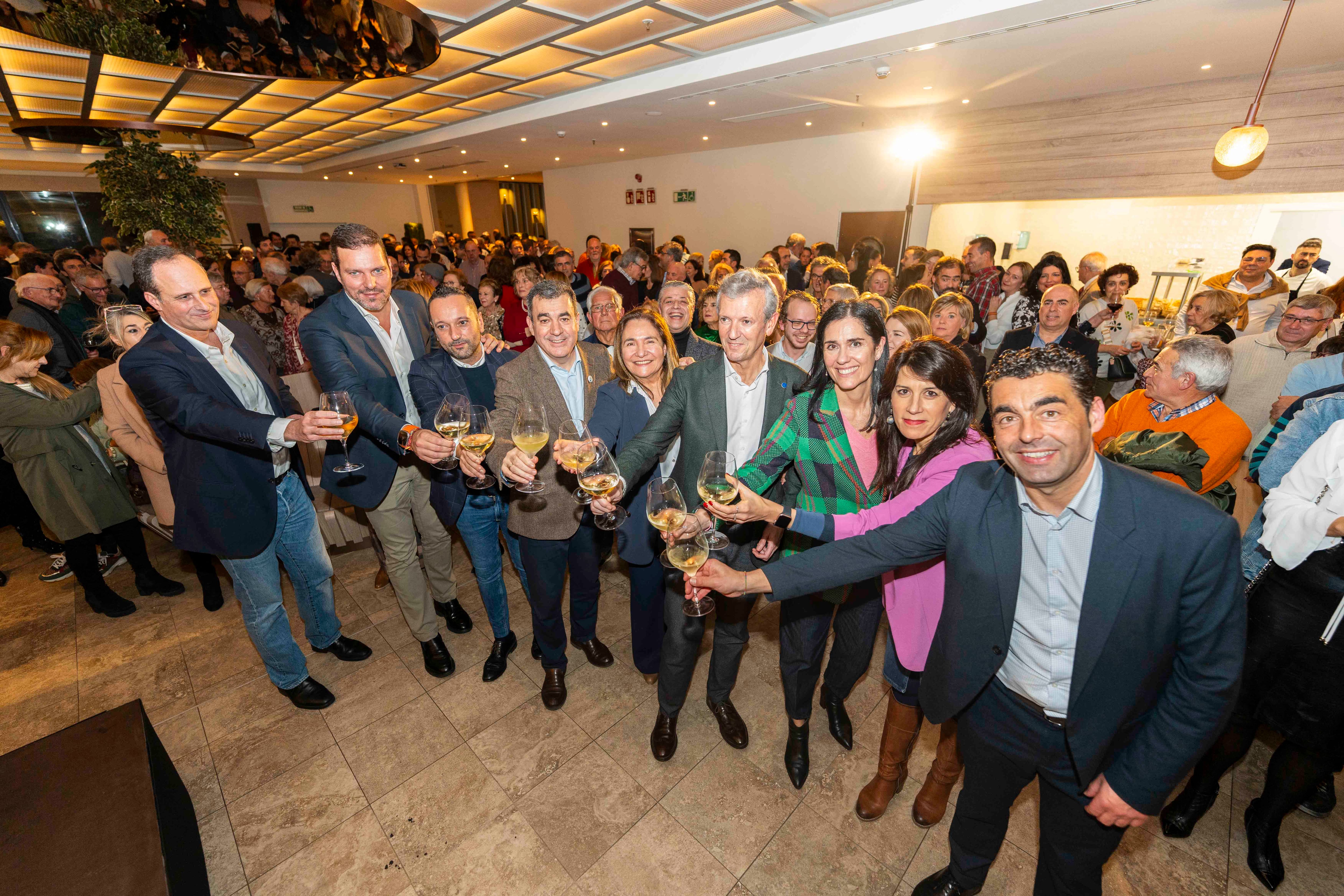 El presidente del PPdeG, Alfonso Rueda, en el brindis de Navidad del PP de Vigo