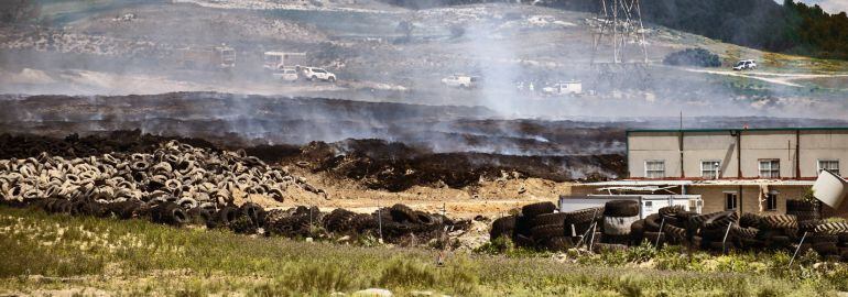 Fotografía romada una semana después del incendio del vertedero de neumáticos de Seseña (Toledo). 