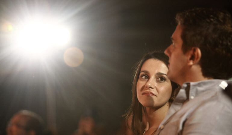 El presidente de Cidadanos, Albert Rivera, y la candidata del partido a la Generalitat, Inés Arrimadas, durante un acto de campaña en Sabadell