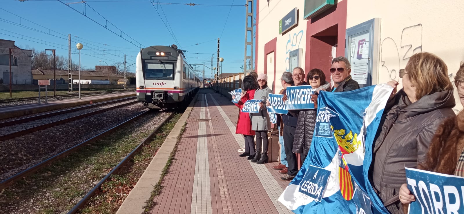 La concentración se realizaba coincidendo con la llegada del tren