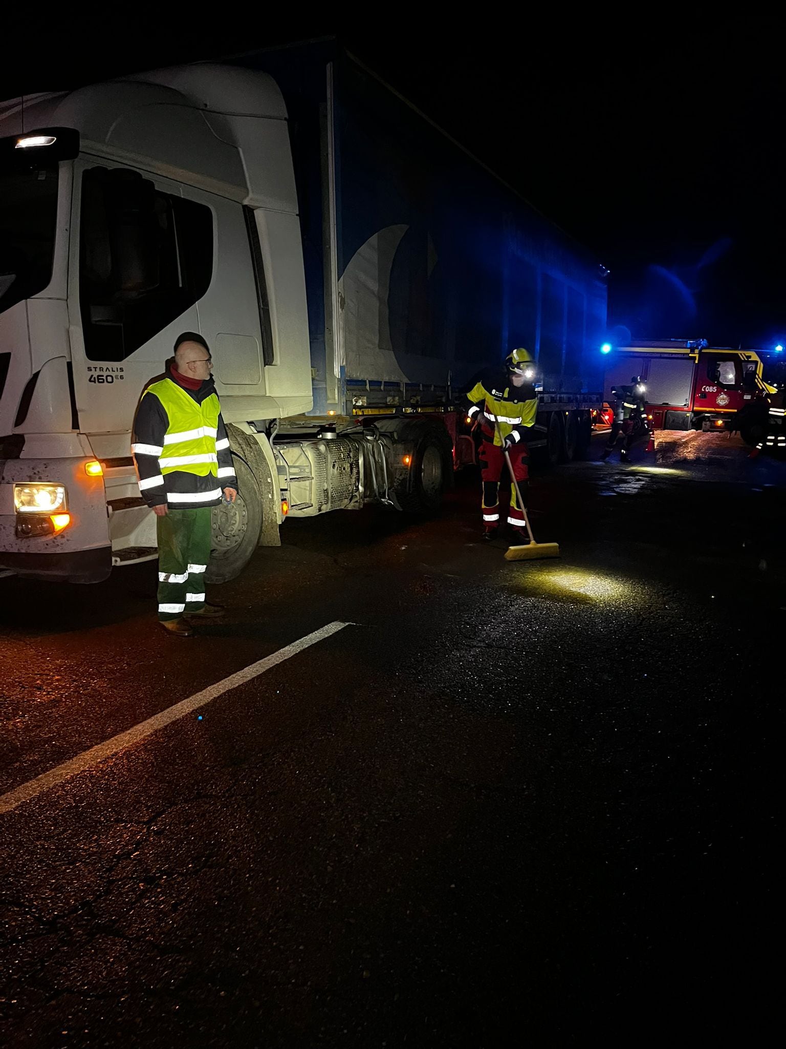 Imágenes de los efectivos provinciales trabajando en el lugar