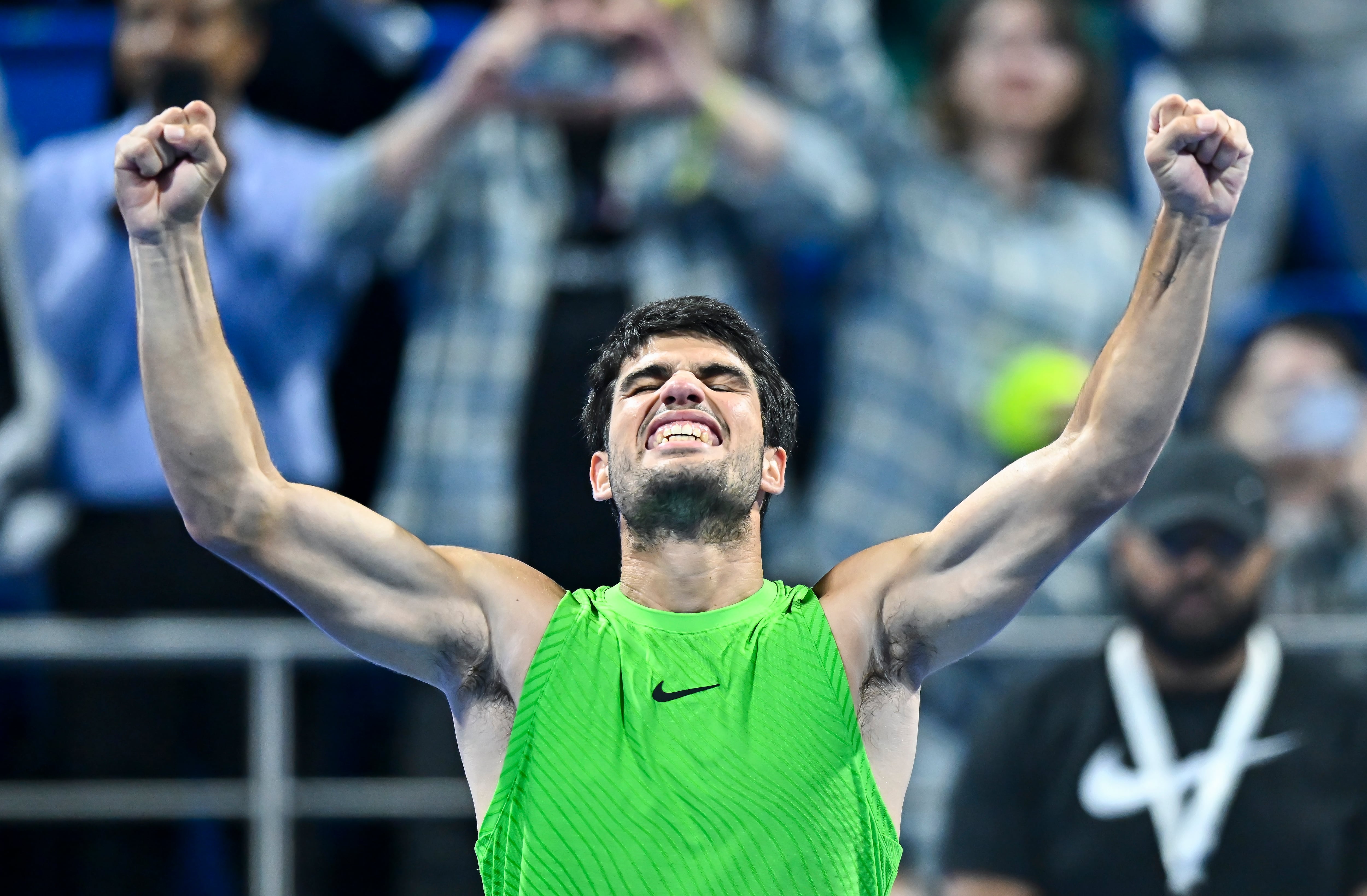 Carlos Alcaraz celebra una victoria en el torneo de Doha 2026