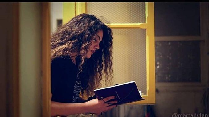 Marta Dylan, poeta gaditana.