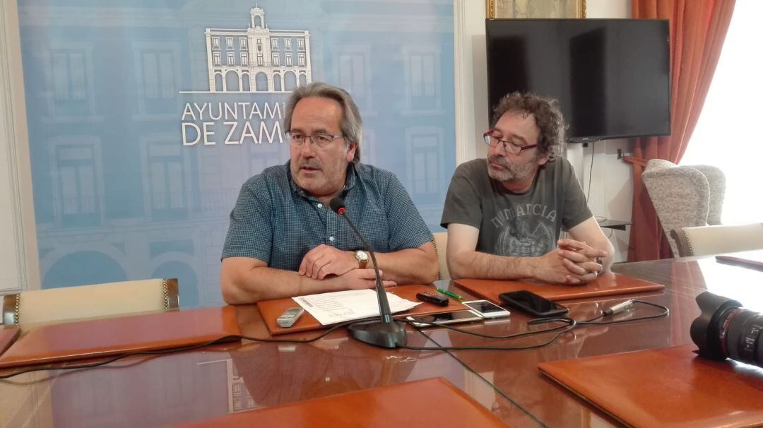 Francisco Guarido y Miguel Ángel Viñas durante la rueda de prensa