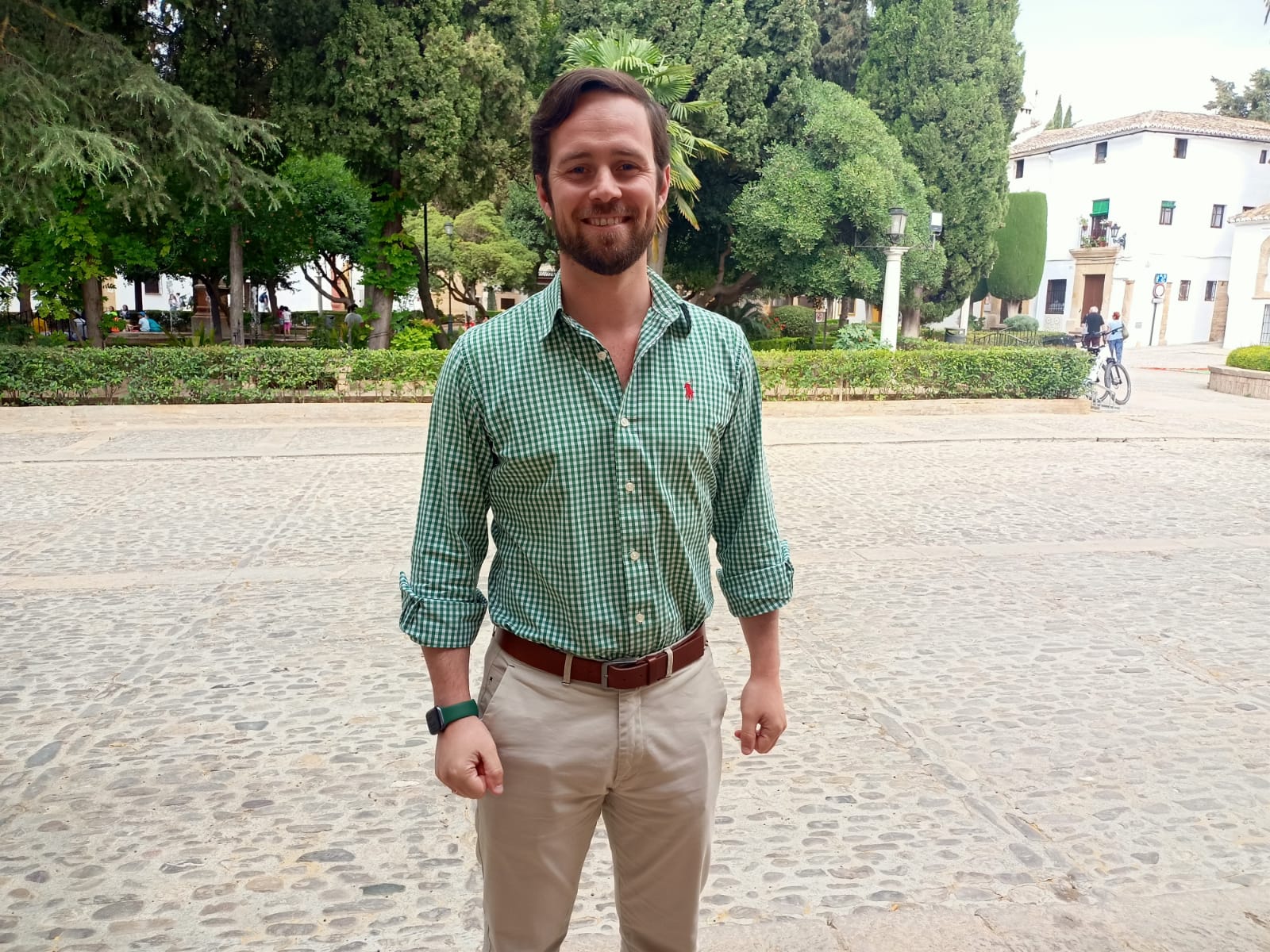 Ignacio Alonso, delegado de Participación Ciudadana, en la Plaz Duquesa de Parcent, donde se celebrará la velada