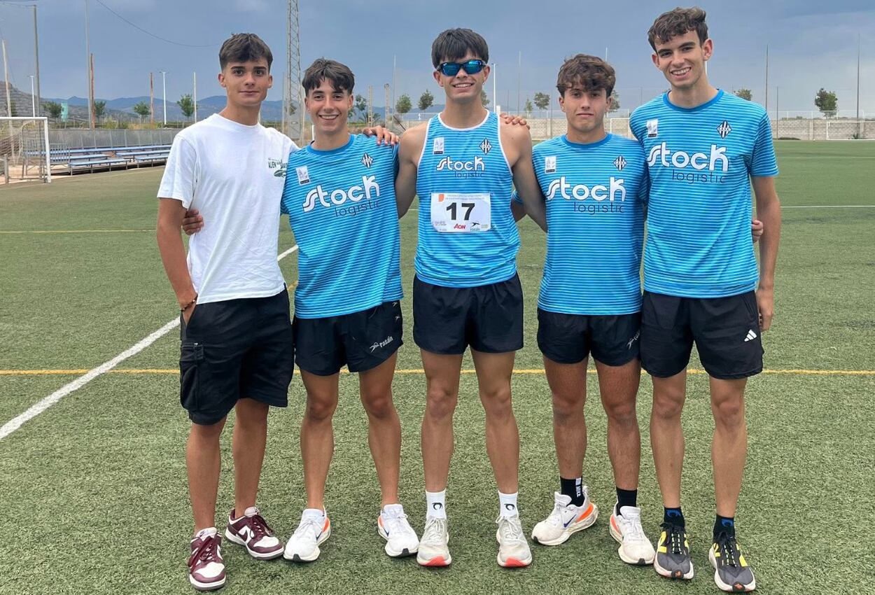 Manel Vañó, oro en 3000 m lisos (8’41”33) con ayuda de Ferran Reig; César Mira, bronce en 200 m (22”63); Dani Sanchis, 6º en 1500 m (4’02”23); y Quique Martínez, 9º en su debut en 1500 m