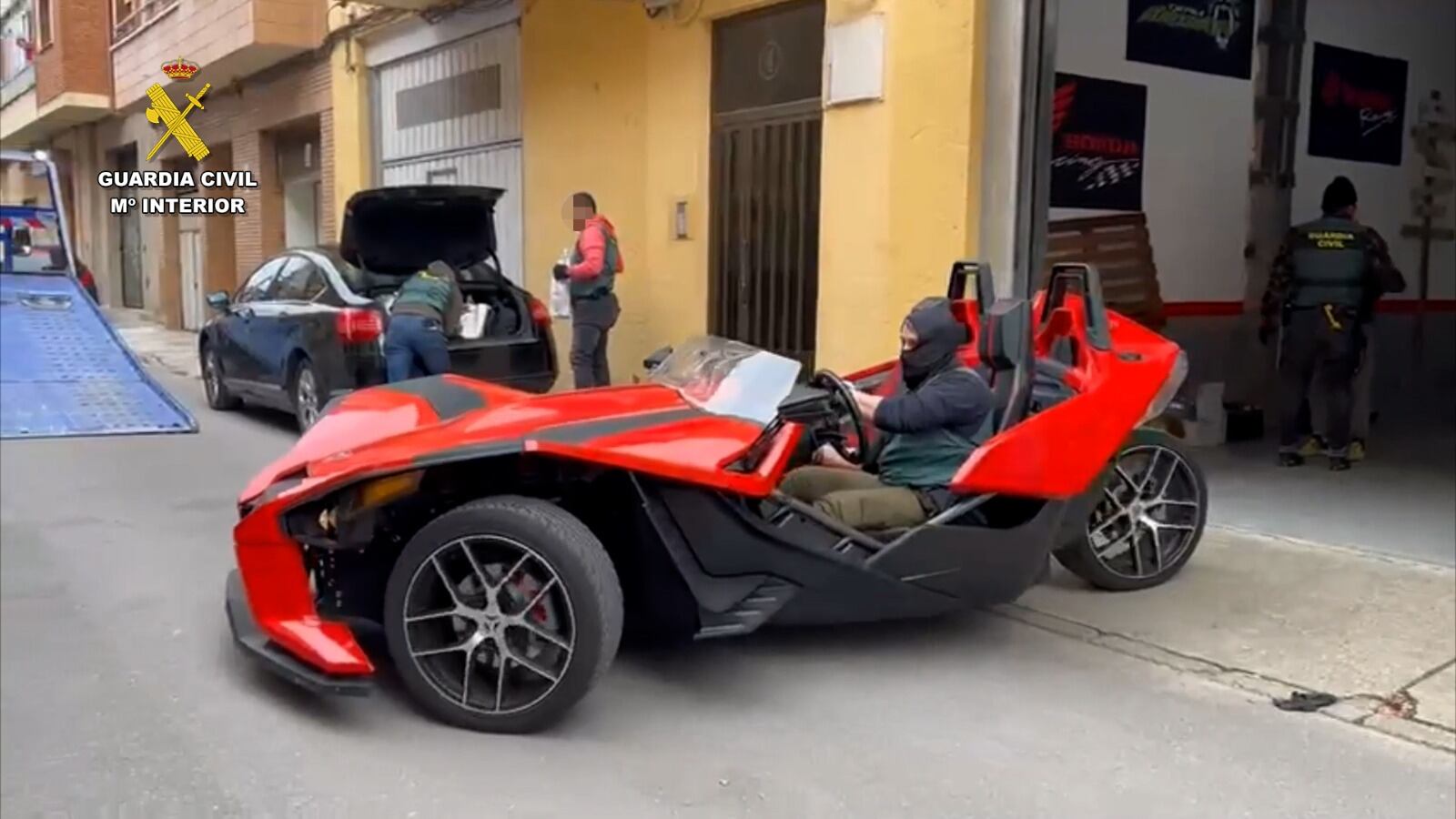 Dos vehículos de alta gama fueron localizados también en el marco de esta operación anti-droga