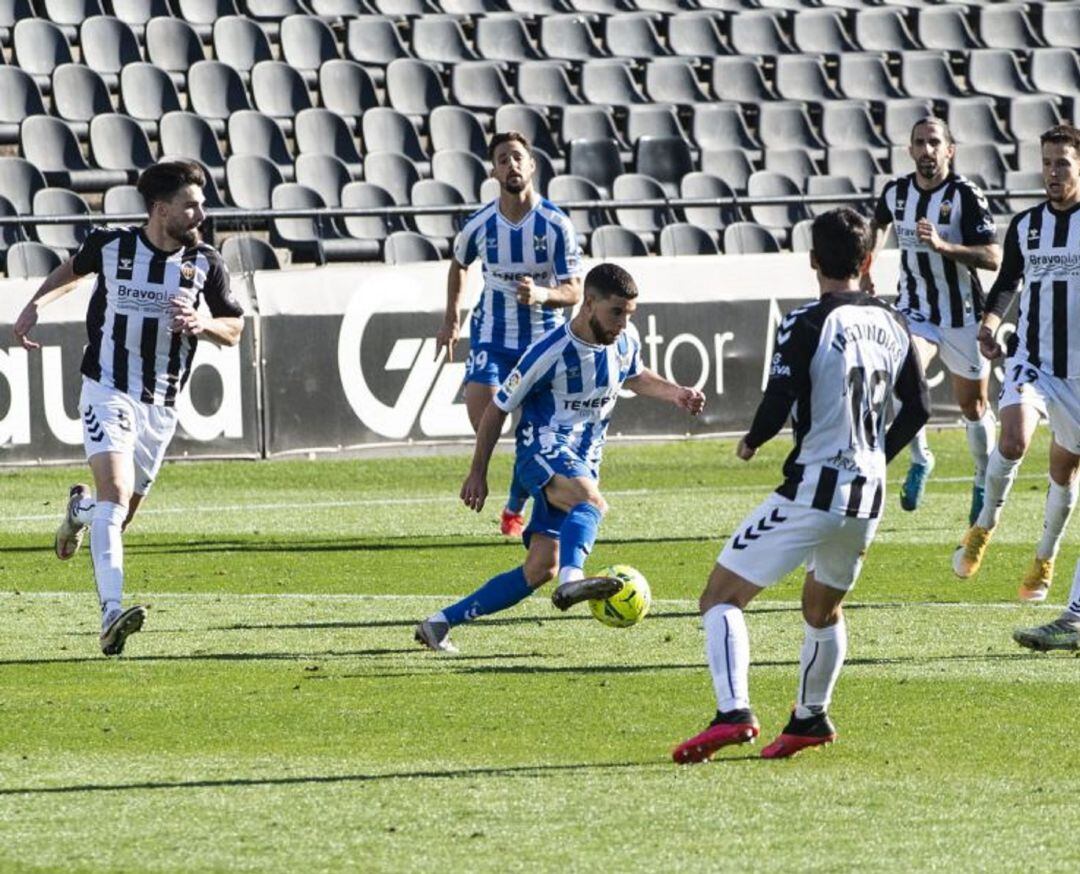 Sam Shashoua, durante el partido del domingo en Castalia.