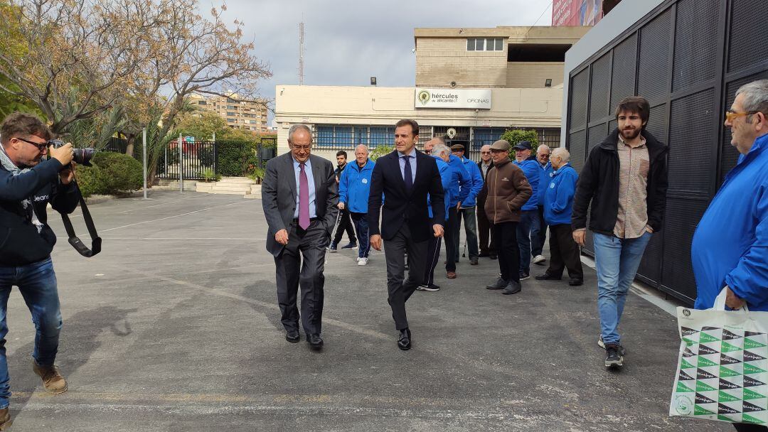 Hernández junto a Parodi, en el Rico Pérez