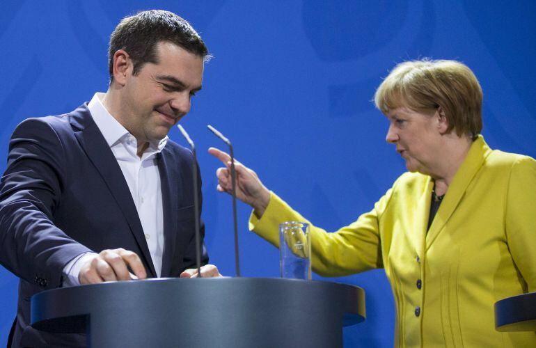 Alexis Tsipras y Angela Merkel, en una fotografía de archivo.