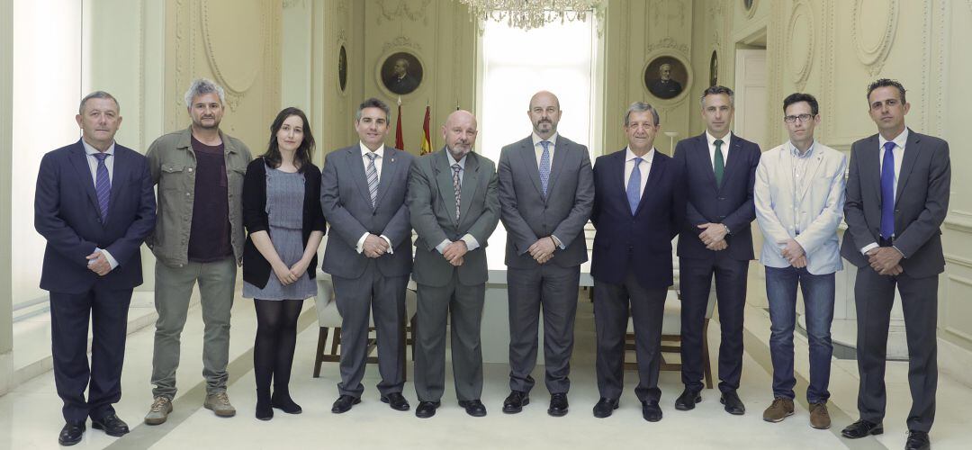 La Comunidad de Madrid firma acuerdos con los ayuntamientos donde se construirán parques de bomberos