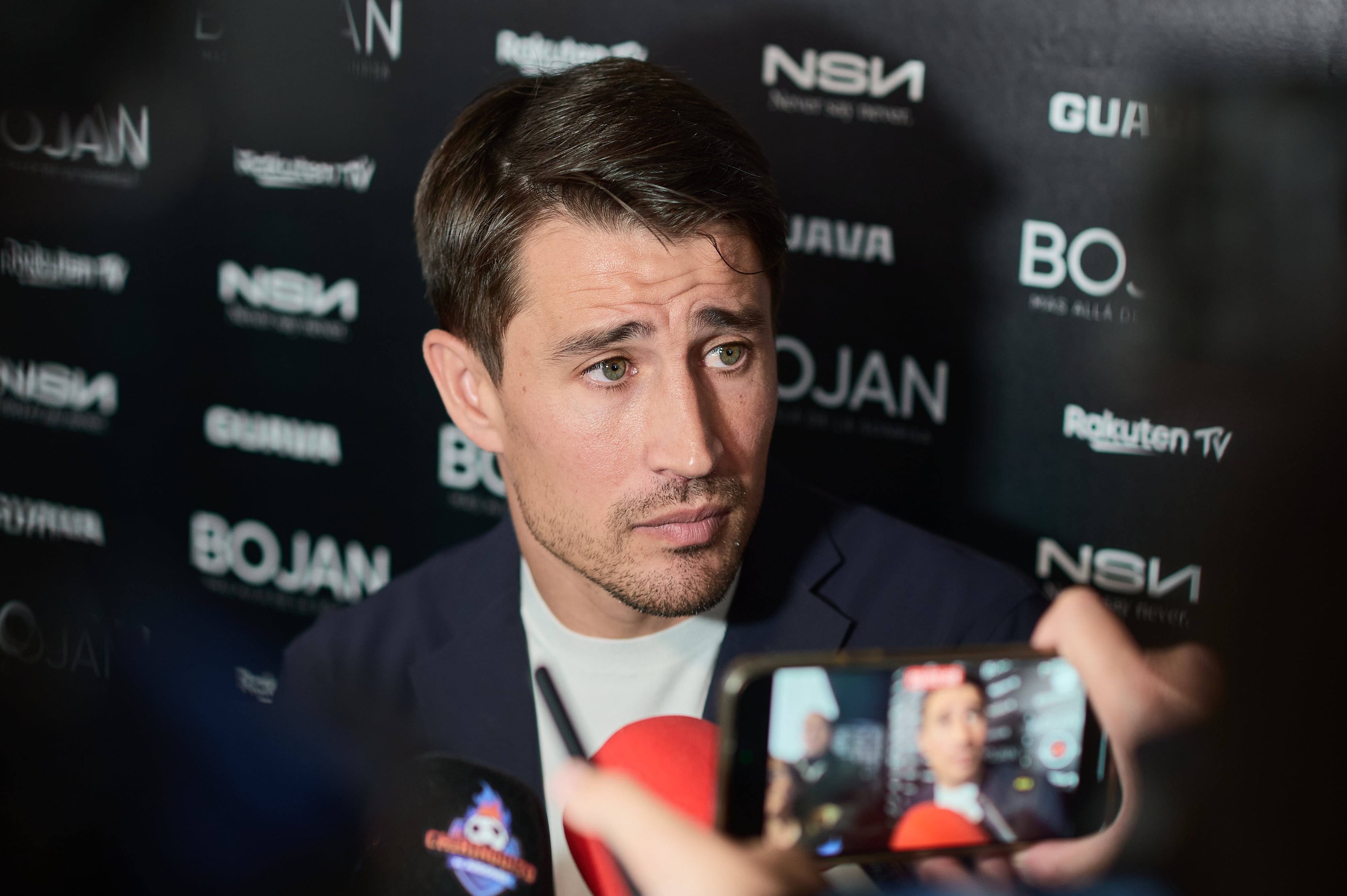 Bojan Krkic atiende a los medios durante la presentación de su documental &#039;Bojan, más allá de la sonrisa&quot;