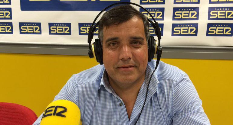 Jordi Cervera als estudis de Ràdio Reus.
