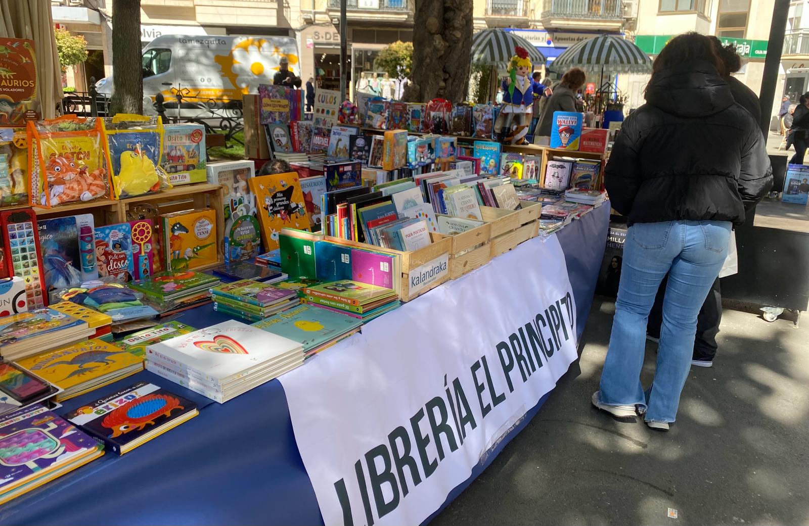 Librerías como El Principito han participado en la actividad.