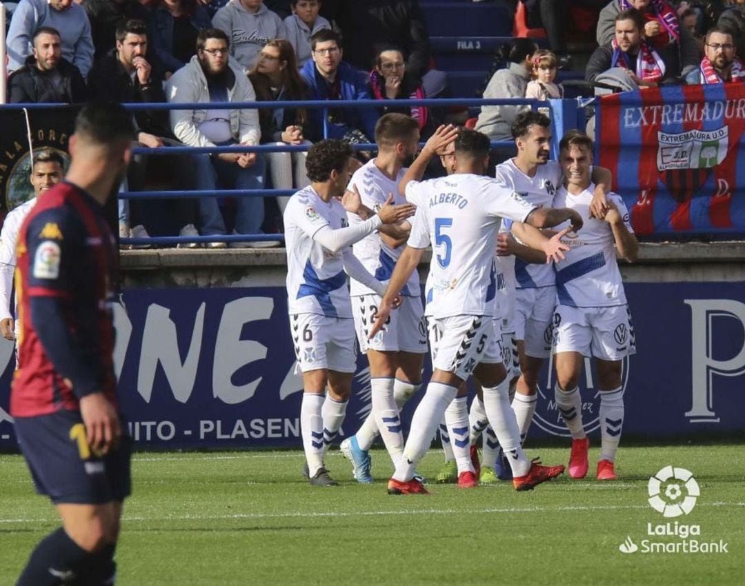 El equipo blanquiazul celebra uno de los goles anotados ante el Extremadura